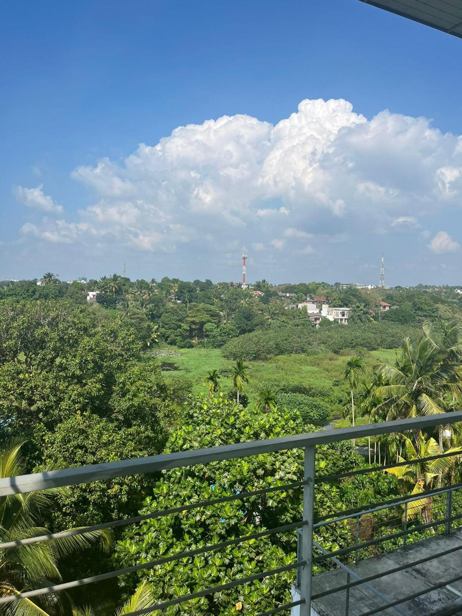 Thalangama Lakeview Lodge Battaramulla Buitenkant foto
