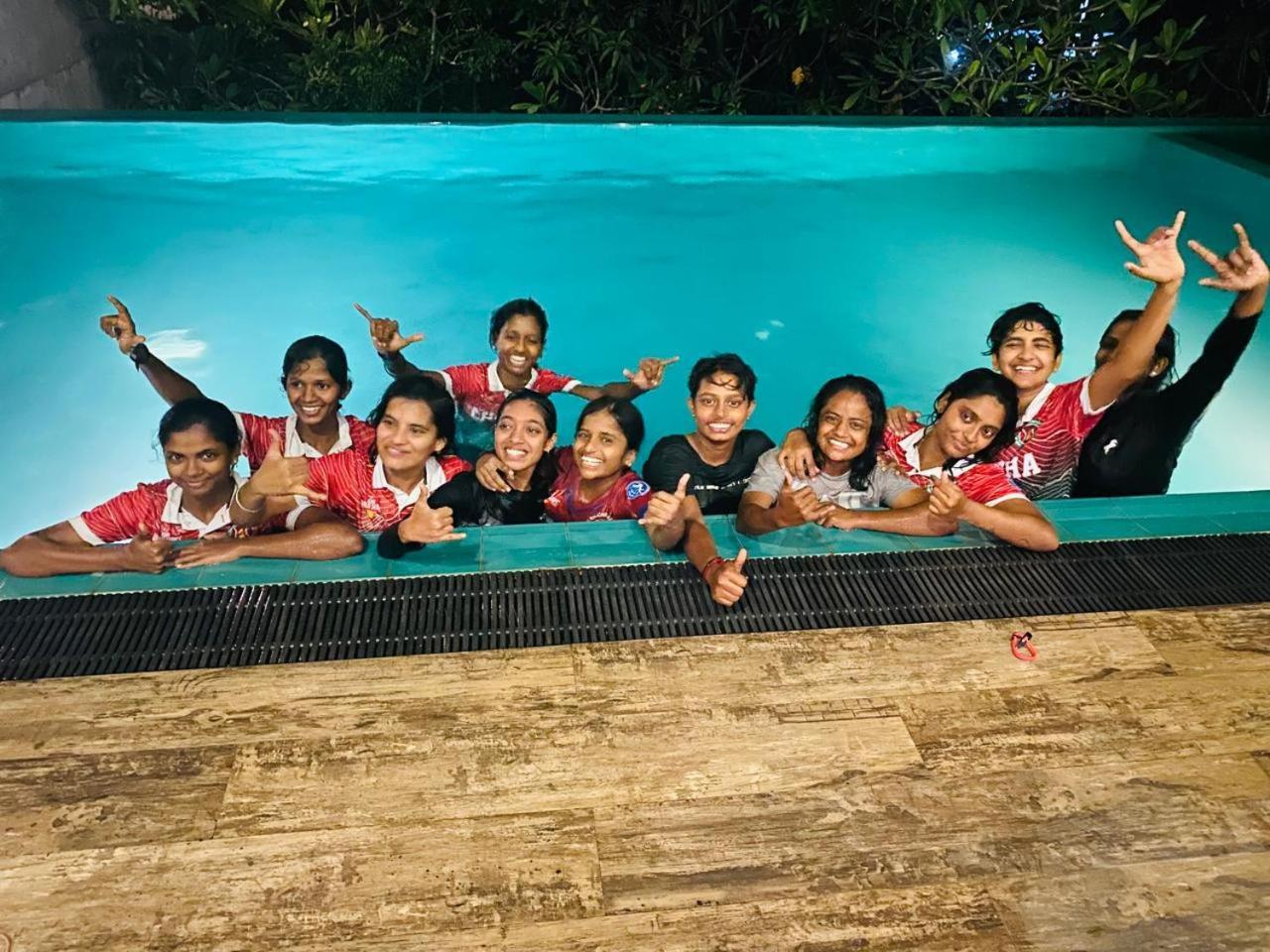 Thalangama Lakeview Lodge Battaramulla Buitenkant foto